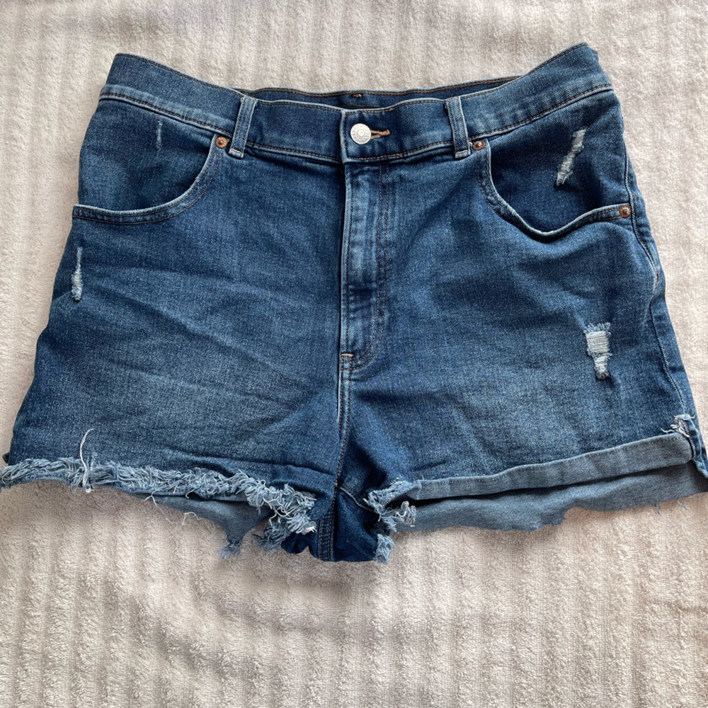 EXPRESS DENIM SHORTS SIZE 12